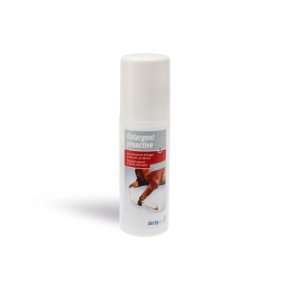 Mud Fever and Rain Scald in Horses 3 Cleansing spray to use before Cutargent to soften the skin and remove scabs